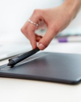 Wacom Intuos Graphics Drawing Tablet